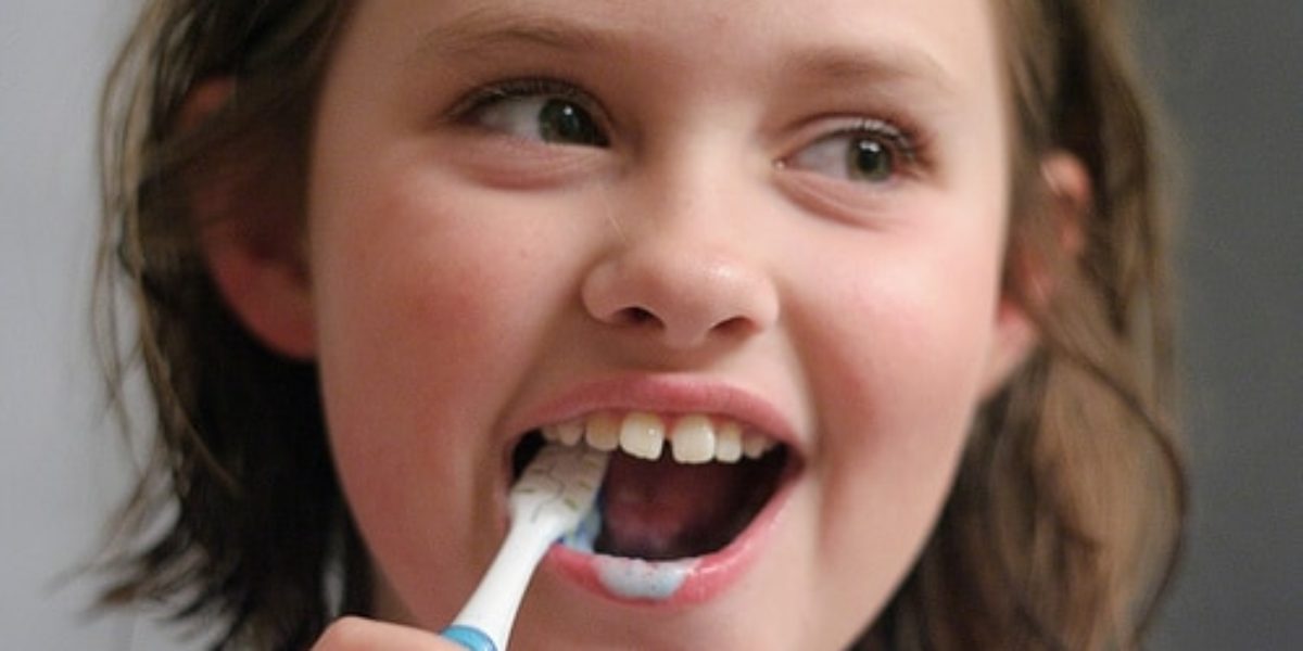 10 trucs qu’on dit à nos enfants pour qu’ils se lavent les dents