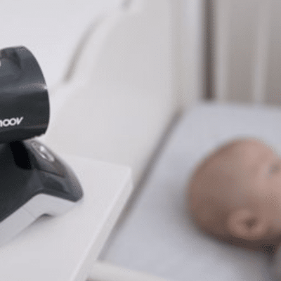 bébé dort avec babayphone vidéo Yoo Travel Babymoov