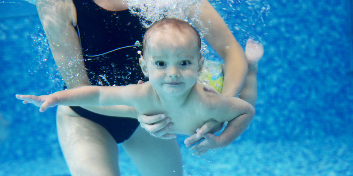 quel-age-bebe-nageur